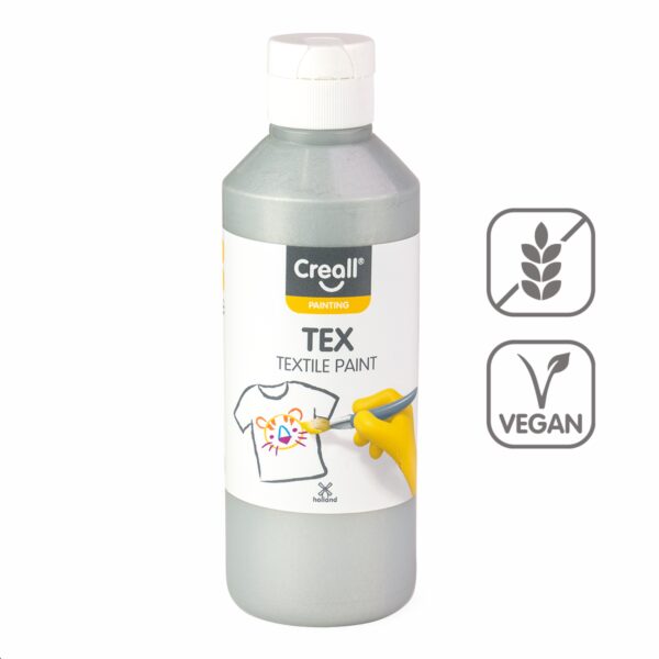 Barvy na textil CREALL 250ml stříbrná Textilní barvy na bázi akrylu nabízí dokonalé krytí a snadné nanášení. Pomocí štětce a barev vykreslete obrázek přímo na textil. Nechte zaschnout 2 hodiny. Zafixujte pomocí žehličky ze zadní lícové strany. Díky fixaci zůstanou vaše výtvory odolné a stálobarevné. Lze prát na 30 °C