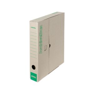 Box archivní plný 33x26x5 EMBA přírodní Box vyroben z osvědčené kvalitní hladké lepenky. Ekologicky šetrný výrobek s kvalitním potiskem sítotiskem v zelené barvě. Dodáván v rozloženém stavu pro úsporu místa při skladování a přepravě. Použití silnějšího a pevnějšího materiálu je zárukou mimořádné stability a dlouhé životnosti. Praktické řešení pro archivaci a organizaci většího množství dokumentů formátu A4.