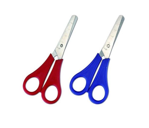 Nůžky dětské Concorde kulaté 13cm Nůžky dětské Concorde kulaté 13cm Lehké a bezpečné školní nůžky s délkou 13 cm jsou ideálním pomocníkem pro každého žáka. Díky integrovanému měřítku přímo na kovové čepeli je stříhání přesnější a jednodušší.