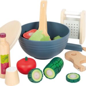 Sada zelenina krájecí Tato rozsáhlá sada přináší radost z kuchařské hry: masivní dřevěná mísa